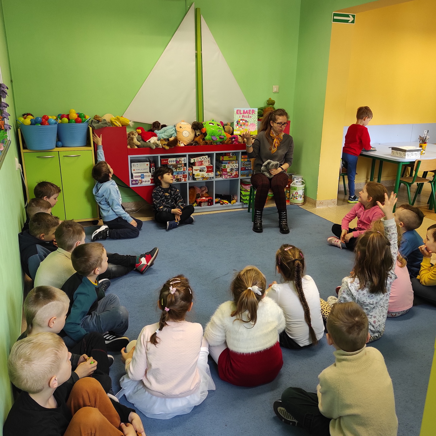 Grupa V w bibliotece