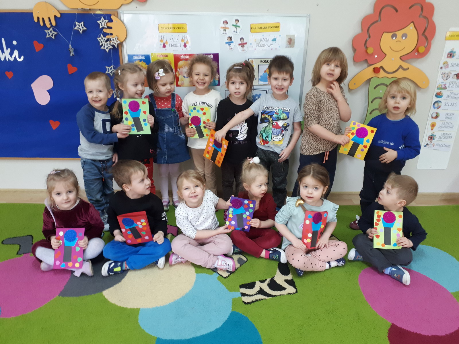 Realizacja projektu SERDECZNA KARTECZKA w grupie Biedronek
